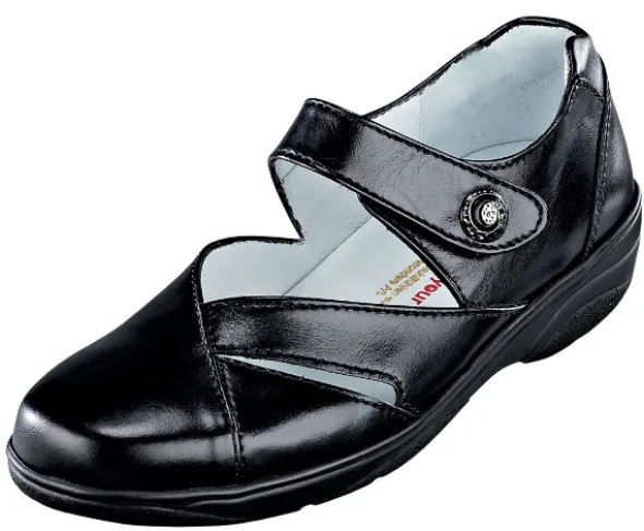 Luftiger Spangenschuh für kräftige Füße