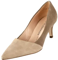 Pumps mit spitz zulaufender Vorderkappe