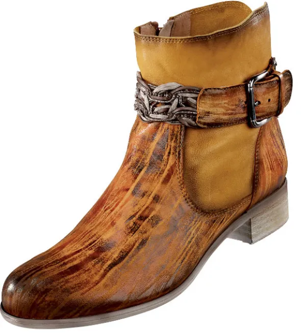 Sommerlicher Stiefel mit Zierschließe am Schaft von PintoDiBlu